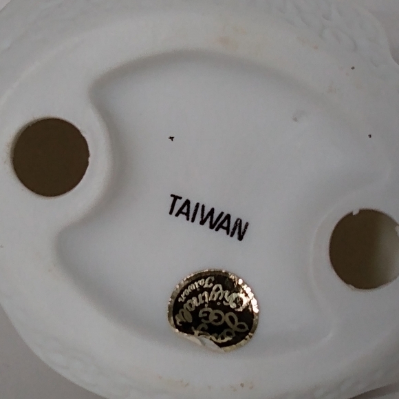 Vintage Angel Josef Original Month of August Angel Figurine - Picture 6 of 8